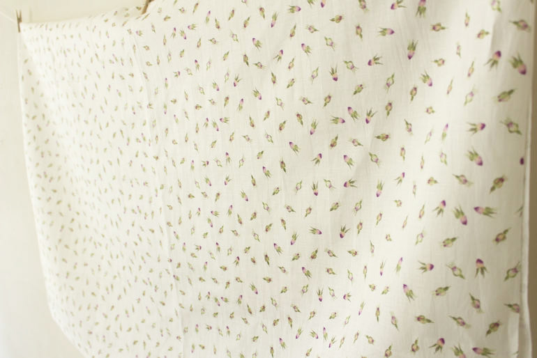 LINNETリネンプリント 薔薇つぼみ